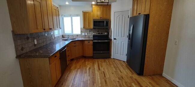 Building Photo - Secluded South Weber Home in Cul-de-Sac
