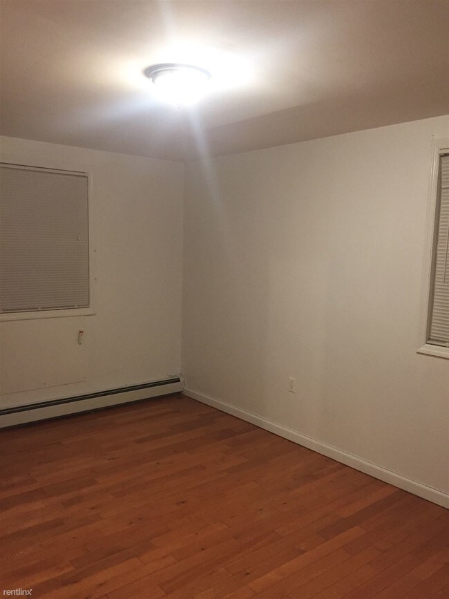 Building Photo - 3 br, 1 bath House - 10332 106th St