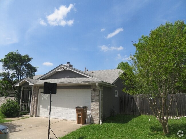 Building Photo - 1104 Larkins Ln