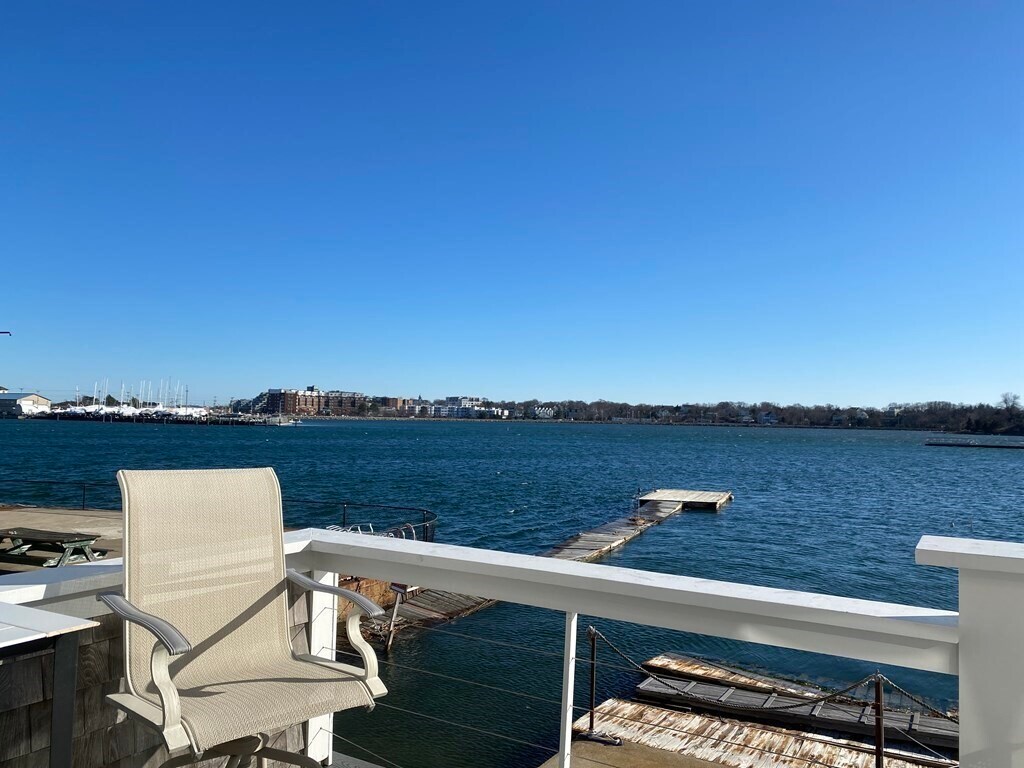 31 Hampton Cir Unit 2, Hull, MA 02045 Room for Rent in Hull, MA