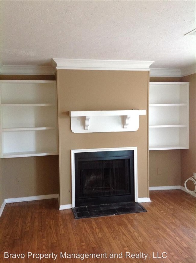 Building Photo - 3072-3078 Destin Cir
