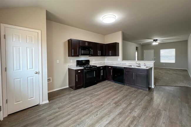 Building Photo - 4301 Driftwood Dr