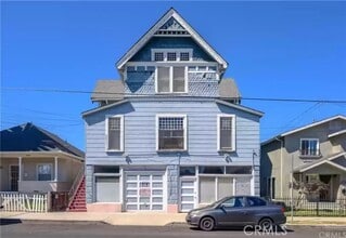 Building Photo - 384 W 15th St