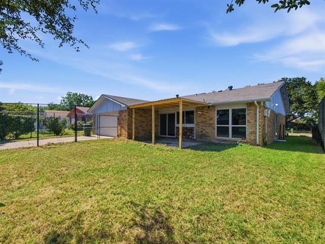 Foto del edificio - 3114 Nutmeg Ln