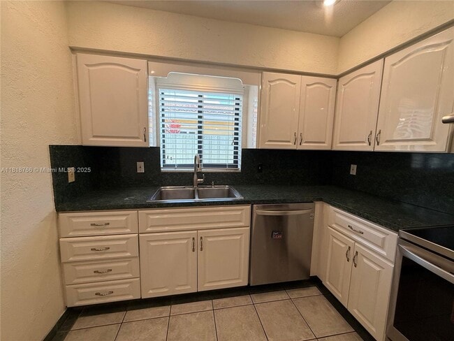 Photo - 1721 NE 48th Ct House