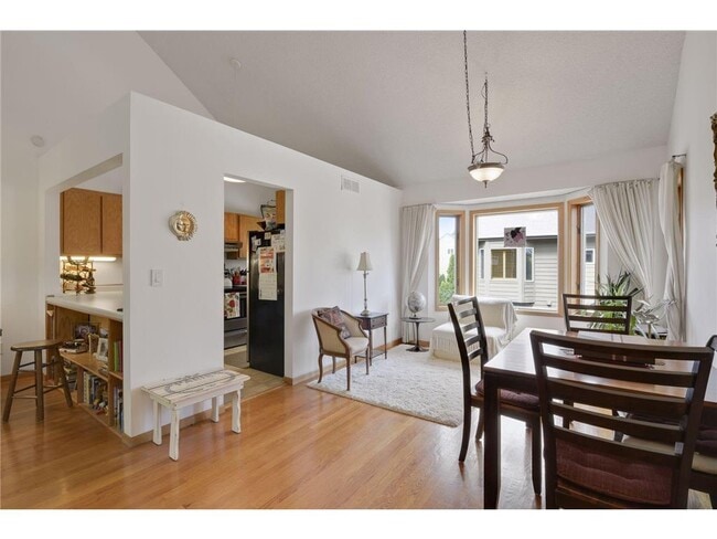 Building Photo - 2858 Kenwood Isles Dr