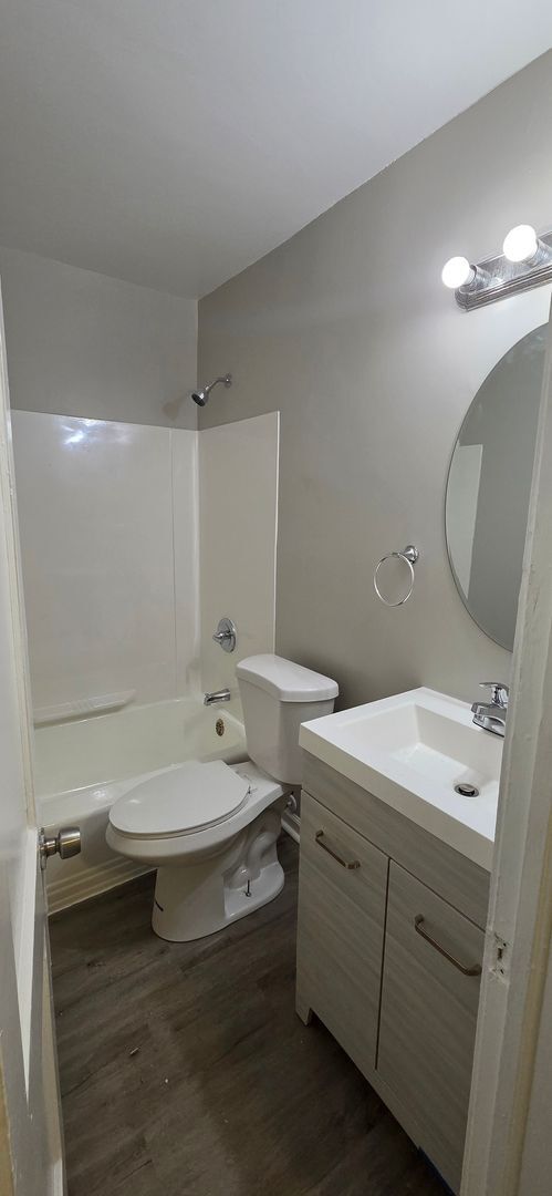 Foto del edificio - 1 Bedroom Upper Unit in Dundalk