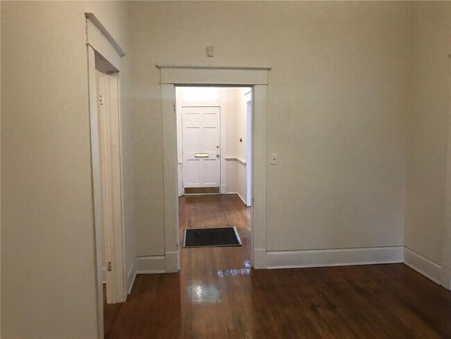 Foto del edificio - 855 Savannah St