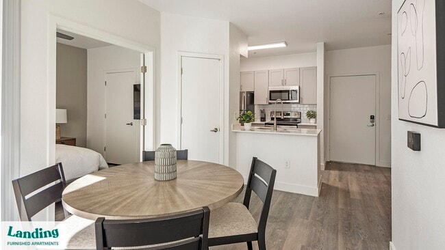 Building Photo - 1001 E Playa Del Norte Dr