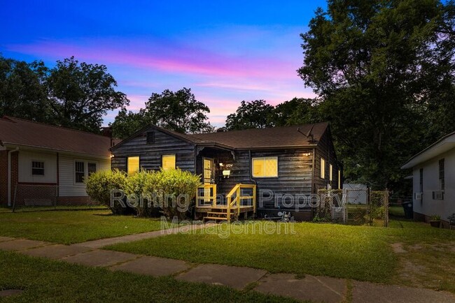 Building Photo - 6724 2nd Ave S