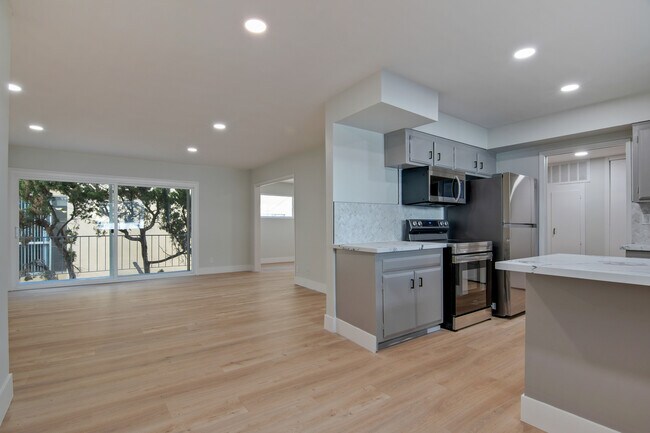 Foto del edificio - 14414 Addison St