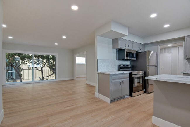 Building Photo - 14414 Addison St