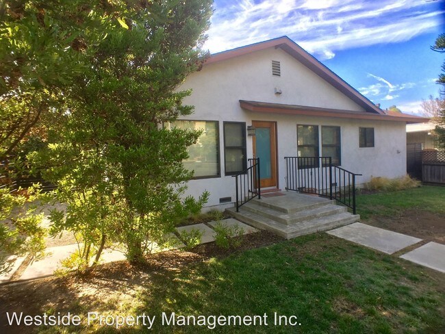 Foto del edificio - 8729 Pershing Dr