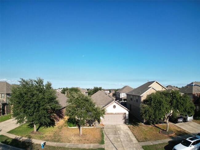 Building Photo - 11014 Avery Oaks Ln