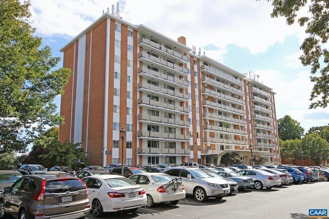 Foto del edificio - 1800 Jefferson Park Ave