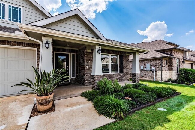 Building Photo - 240 Glen Arbor Dr