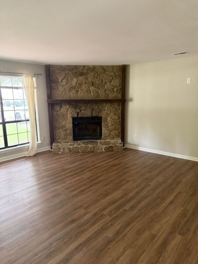 Foto del edificio - 6702 Woodthrush Dr