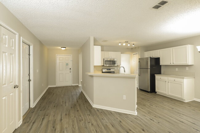 Foto del edificio - 13517 Ashford Wood Ct E