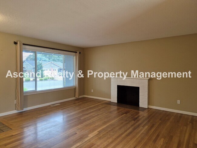 Foto del edificio - Available Now Prime Terra Linda Location One Level Home Large Fenced Yard & Attached Garage Walk ...