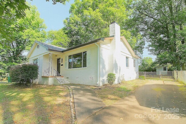 Foto del edificio - 3517 Carlyle Dr