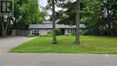 Building Photo - 1065 Bomorda Dr