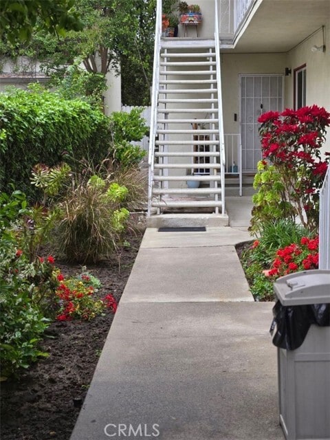 Foto principal - 4949 Coldwater Canyon Ave