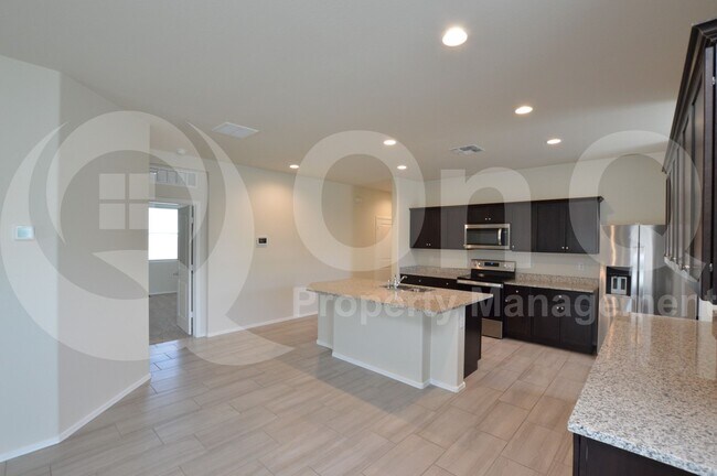 Building Photo - 4632 W Ginger Ave