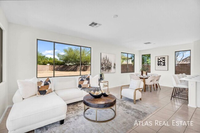 Foto del edificio - 3284 E Powell Ct