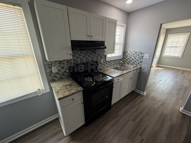 Foto del edificio - 700 Pinehaven Dr