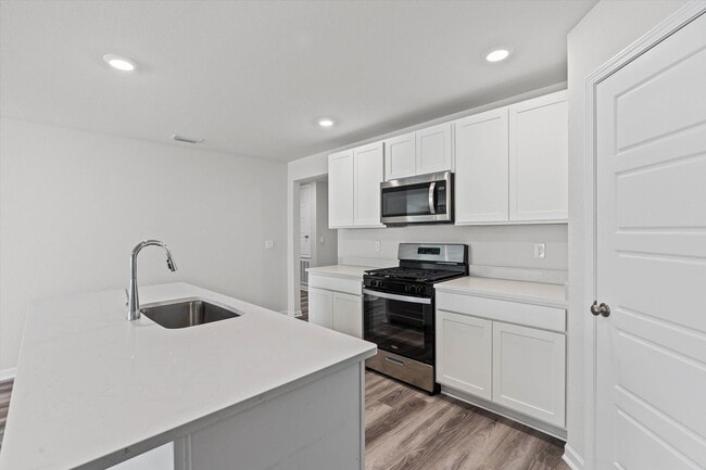 Building Photo - 13581 Paris Cir