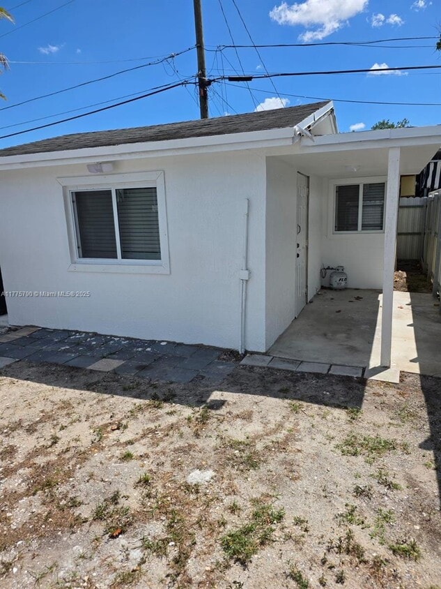 Primary Photo - 3060 NW 98th St
