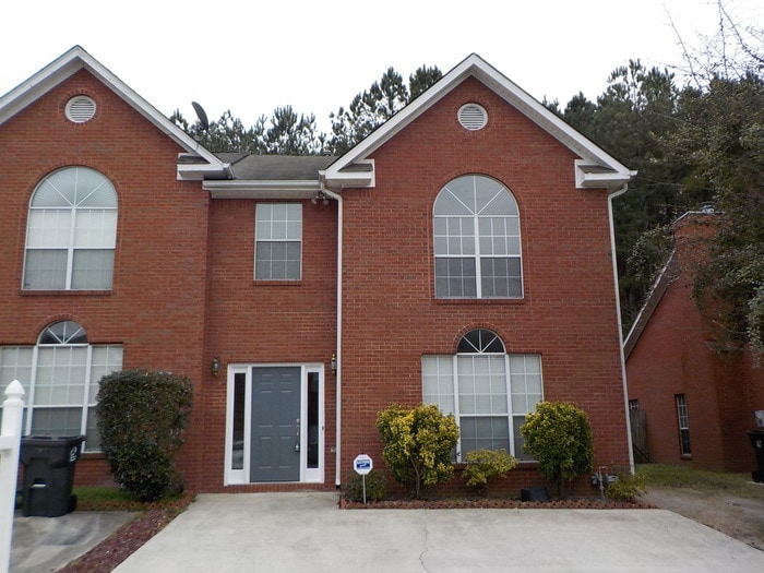 421 Cambrian Ridge Trl Available Now! House for Rent in Pelham, AL