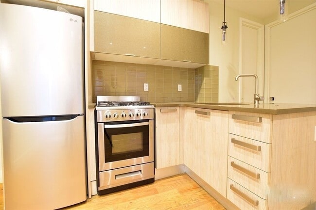 Building Photo - 92 Decatur St