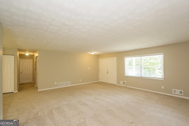Building Photo - 6207 Newberry Ln