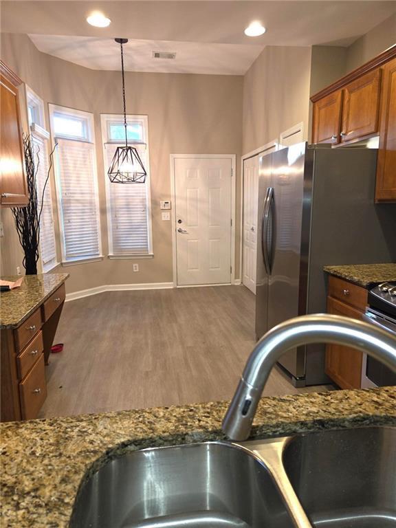 Foto del edificio - 6275 Brookside Ln