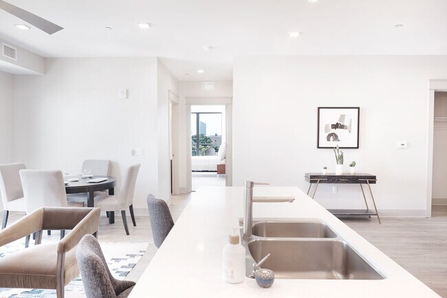 Building Photo - The Manistee | One Bedroom