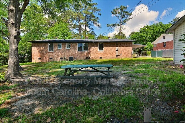 Building Photo - 1906 Woodfield Dr