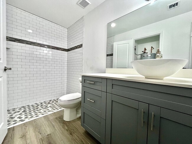 Foto del edificio - 5289 Stacy St