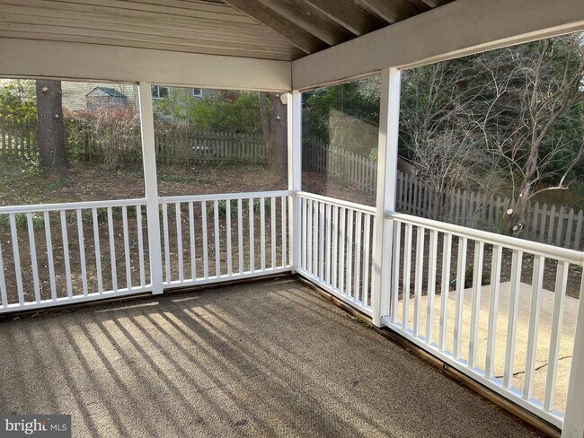 Foto del edificio - 3233 Holly Berry Ct