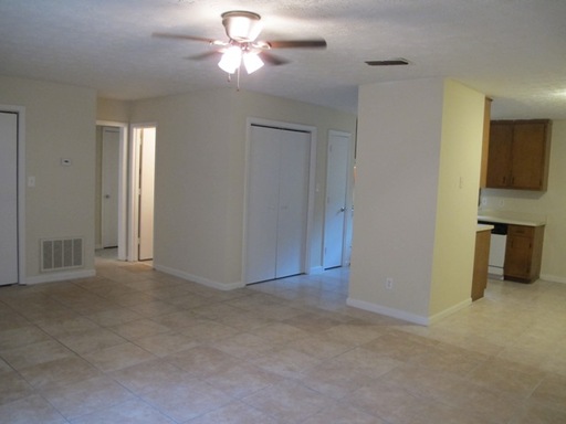 Building Photo - 227 Sunny Hills Dr