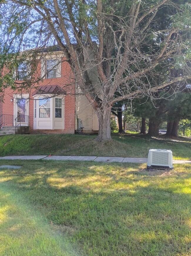 Building Photo - 8901 Harkate Way