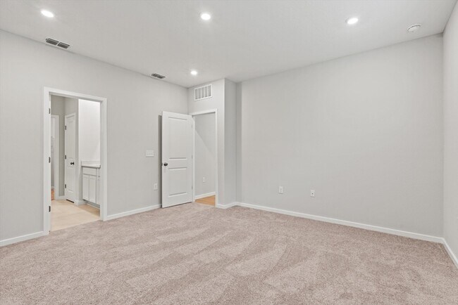Building Photo - 14728 Macadmia Lane