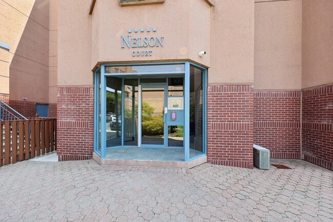 Building Photo - 302 Nelson Ct