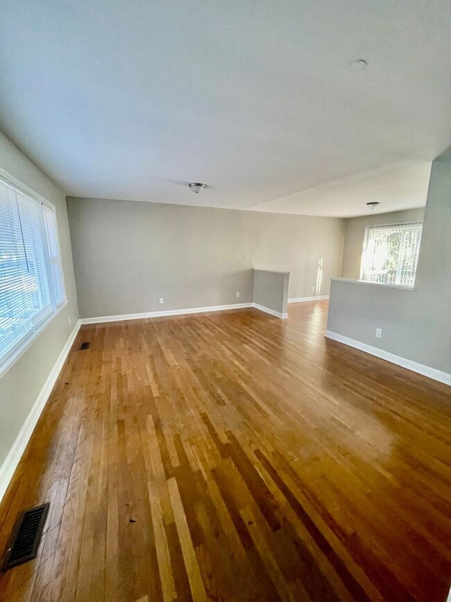 Building Photo - Must see This 4 Bedroom 2 Bath Tri Level Home. Located Close to Sugar Creek Rd and N. Tryon St