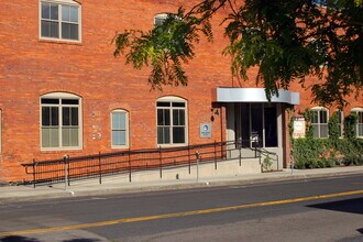 Building Photo - Autolofts