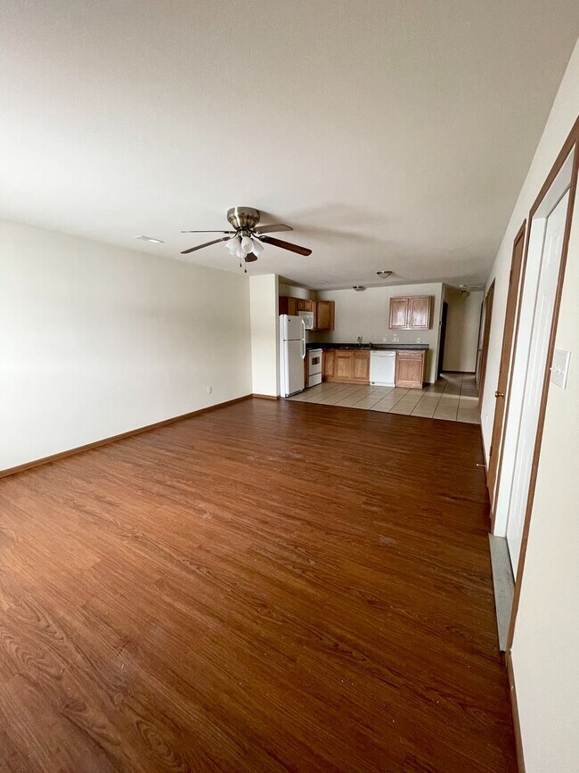Building Photo - All Inclusive | 3 Bedroom | 2 Bathroom | D...