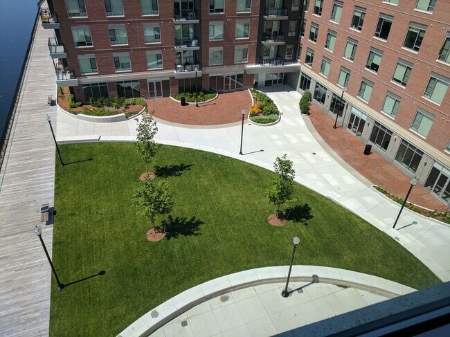 Building Photo - 44 Merrimack St