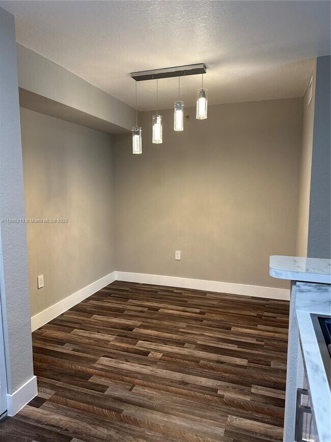 Foto del edificio - 15440 SW 284th St