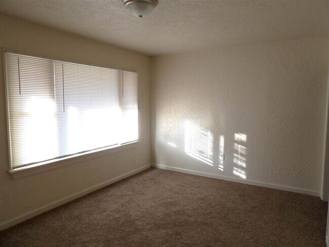 Foto del edificio - 1911 NW Andrews Ave