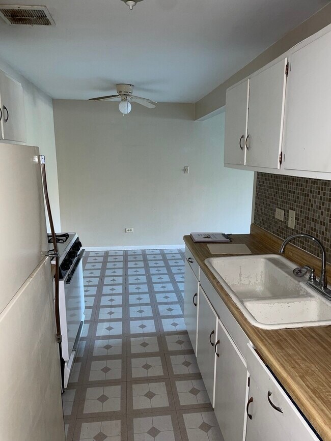 Foto del edificio - 100 Willow Ln